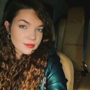 Meet your Posher, Noelle